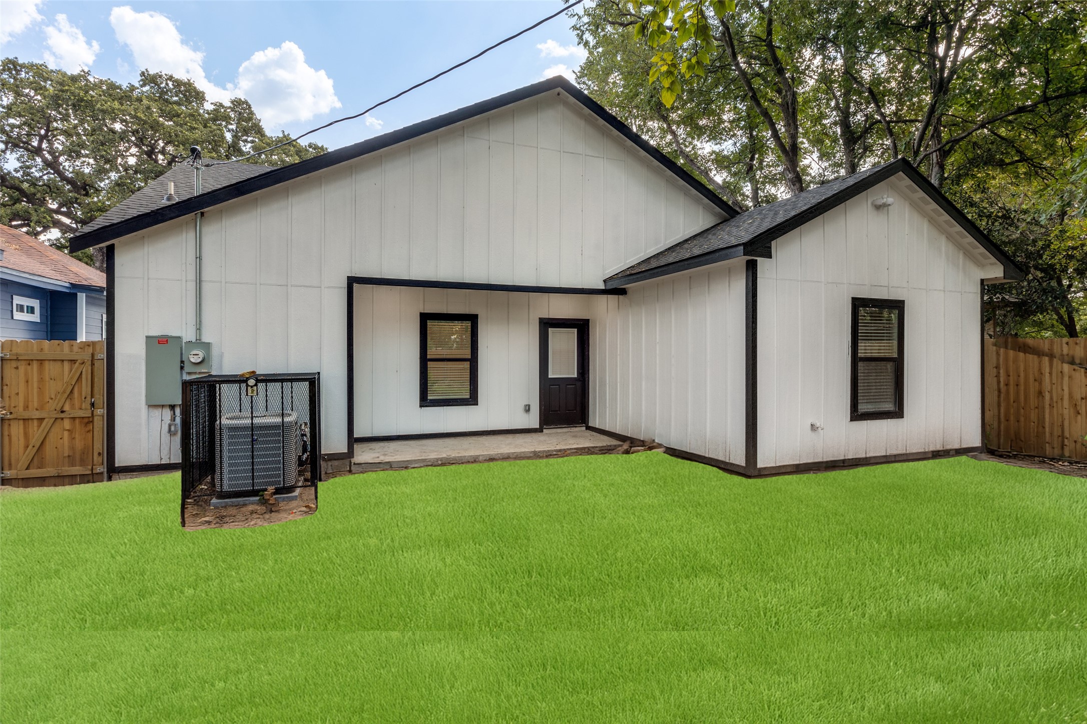 1727 Pear Dallas TX 75215