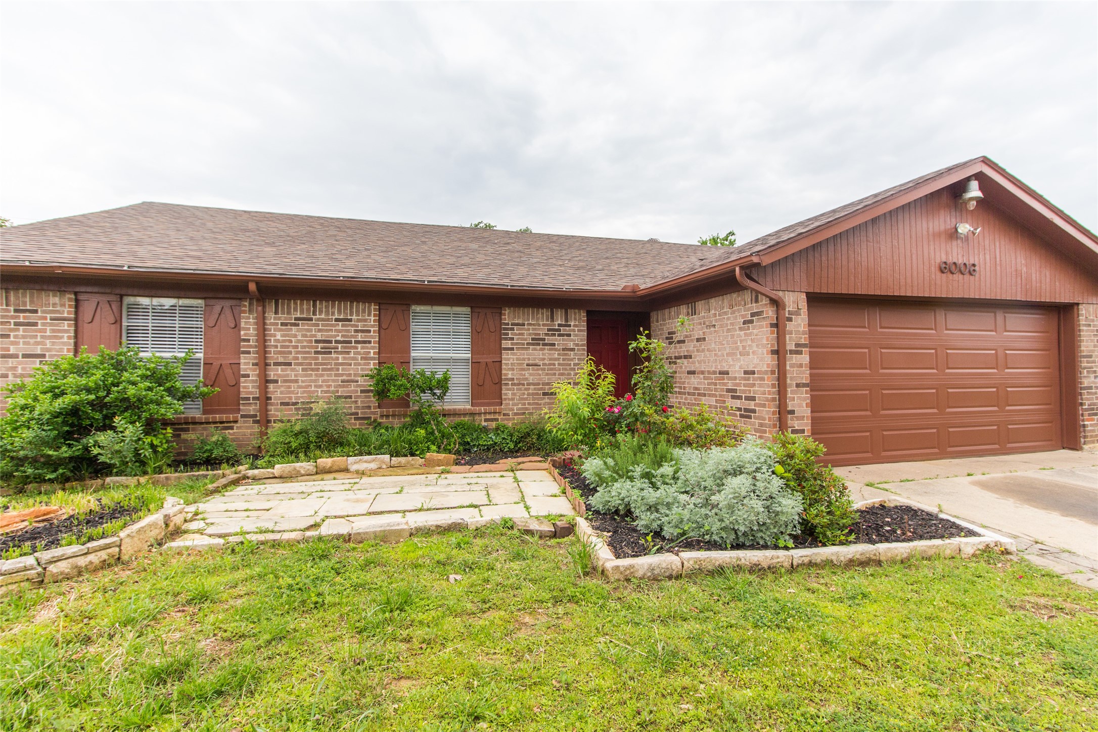 6006 Cool Springs Drive Arlington TX 76001