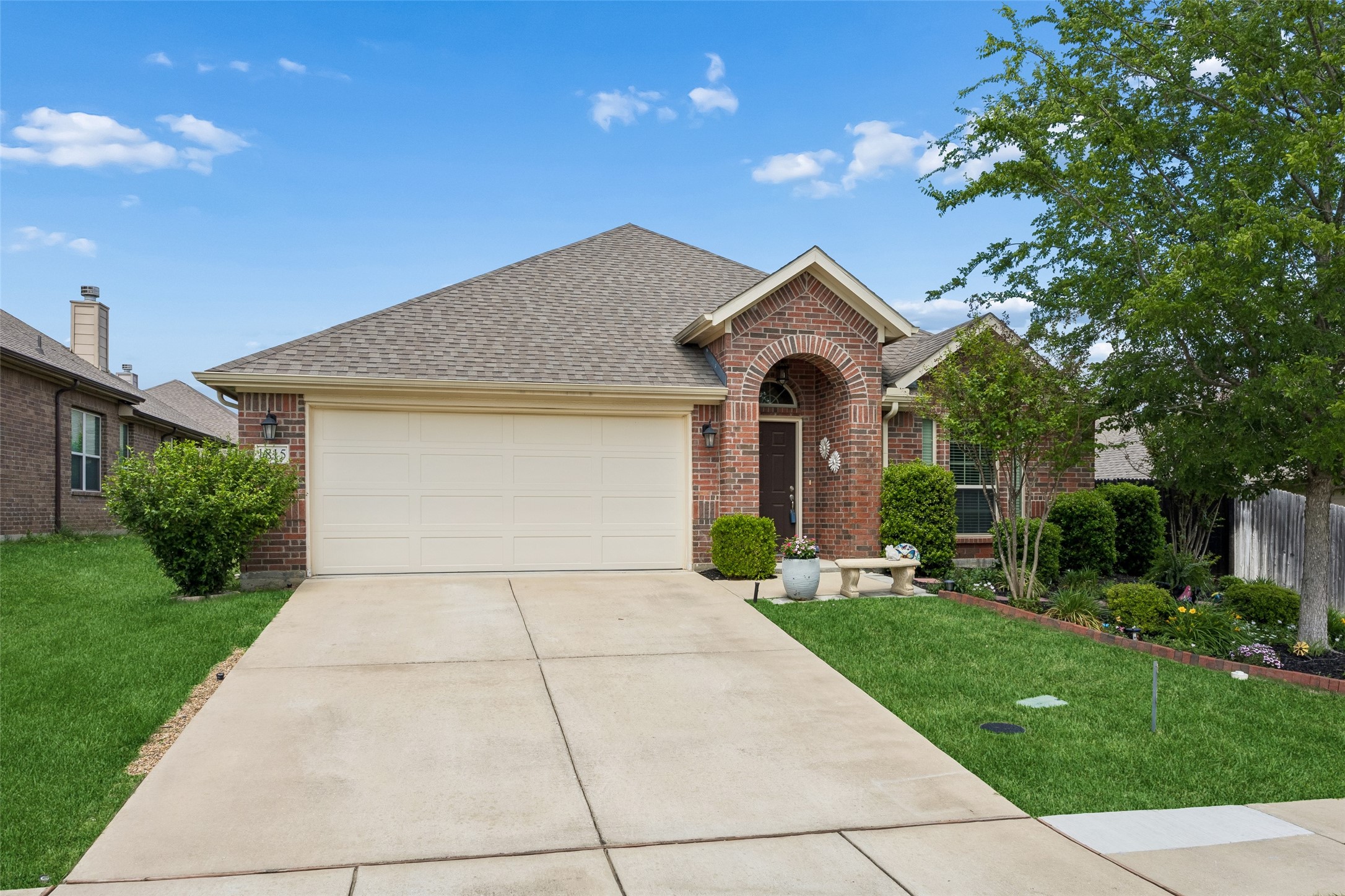 1815 Vallana Drive Gainesville TX 76240
