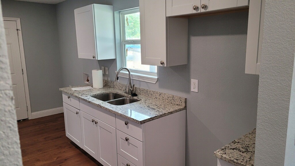 1102 Sproles Drive Benbrook TX 76126