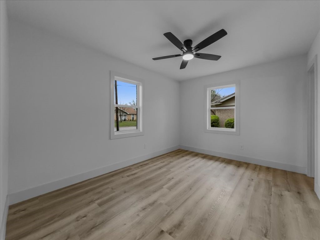 802 Nl Robinson Drive Arlington TX 76011
