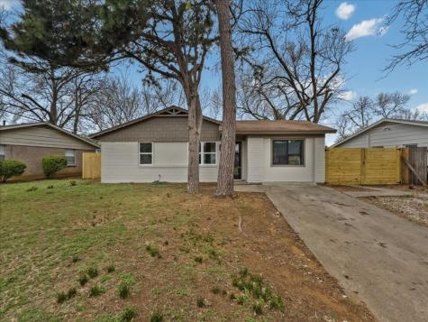 802 Nl Robinson Drive Arlington TX 76011