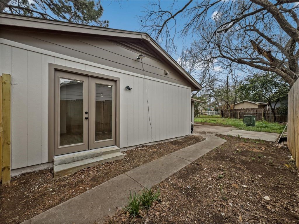 802 Nl Robinson Drive Arlington TX 76011
