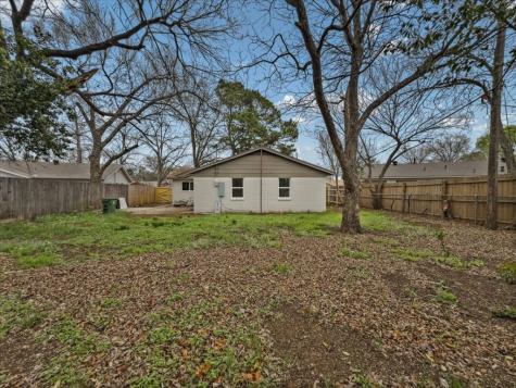 802 Nl Robinson Drive Arlington TX 76011
