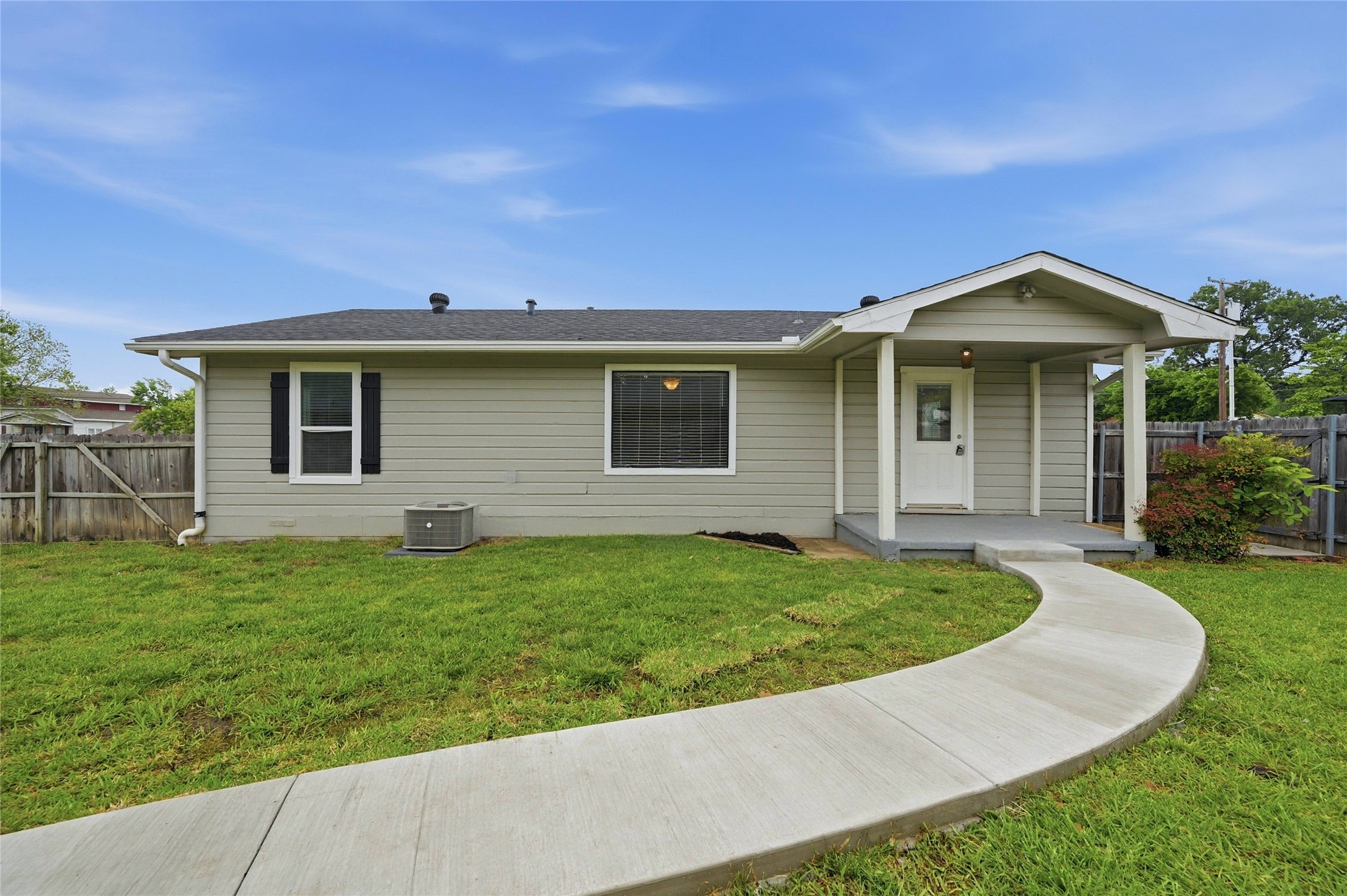 306 W Haning Street Howe TX 75459