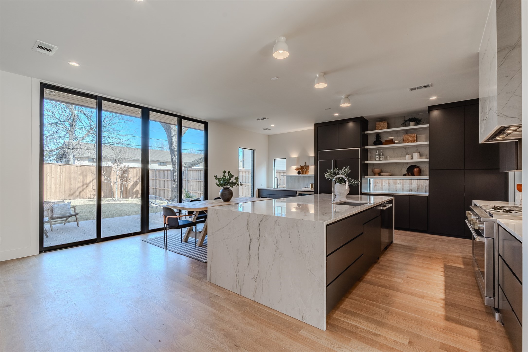 7115 Casa Loma Avenue Dallas TX 75214