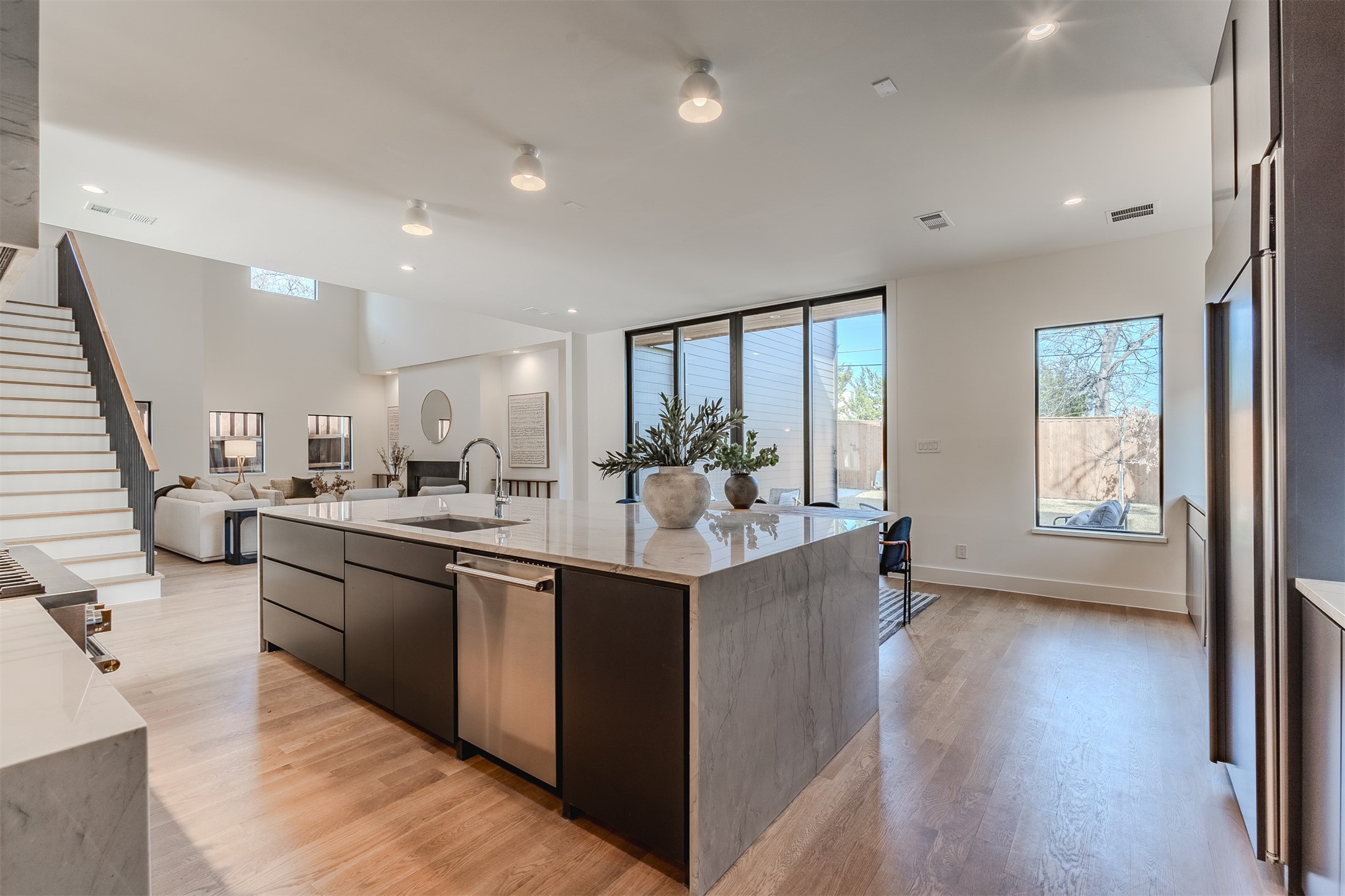7115 Casa Loma Avenue Dallas TX 75214