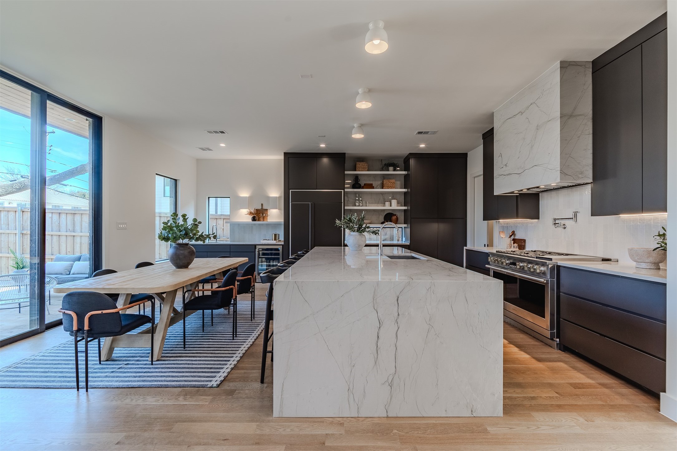 7115 Casa Loma Avenue Dallas TX 75214