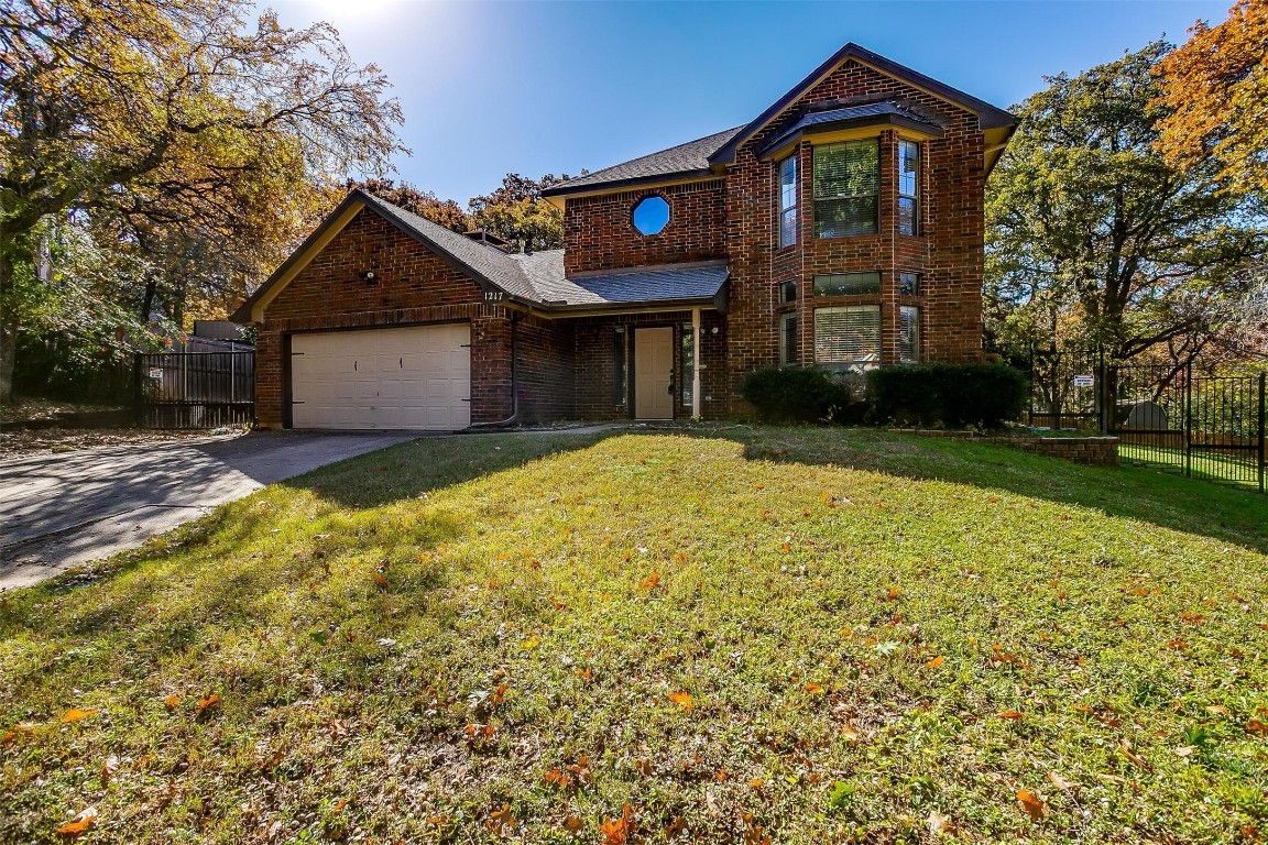 1217 Sandhurst Court Grapevine TX 76051
