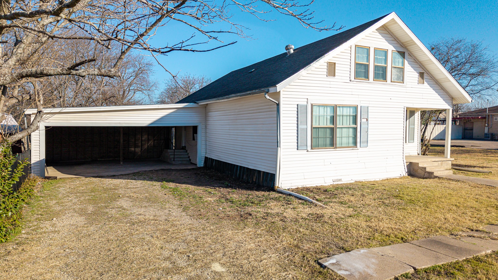 108 W Stroud Street Frost TX 76641