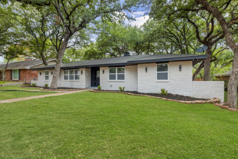 810 Sharpshire Street Grand Prairie TX 75050