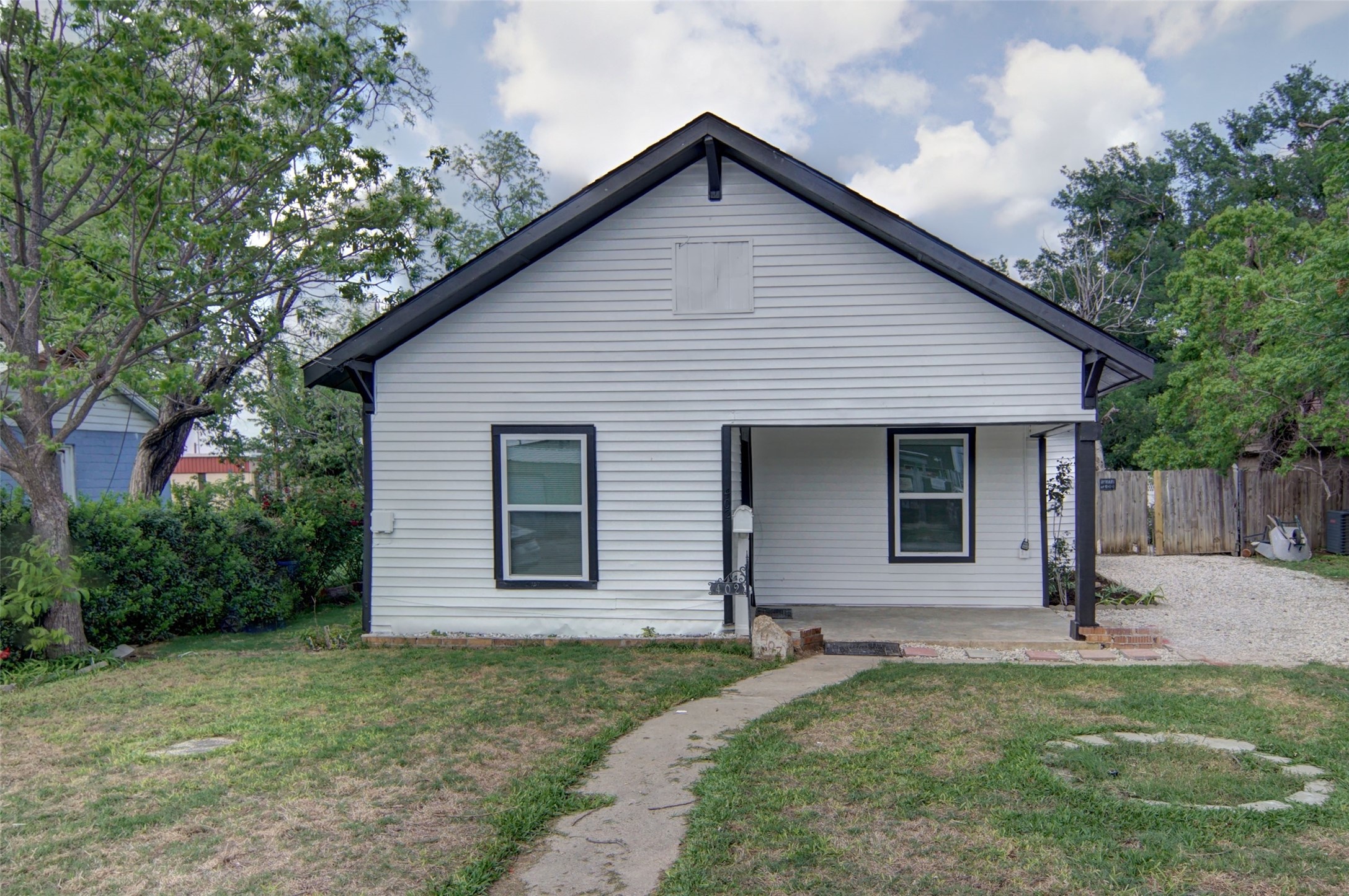 402 W Trammell Avenue Everman TX 76140