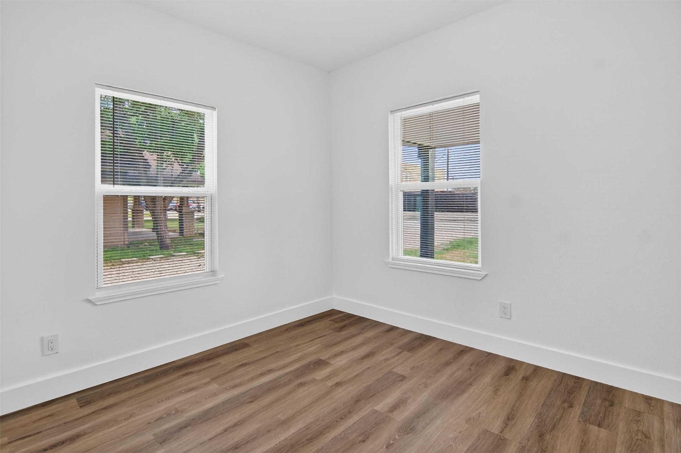 402 W Trammell Avenue Everman TX 76140