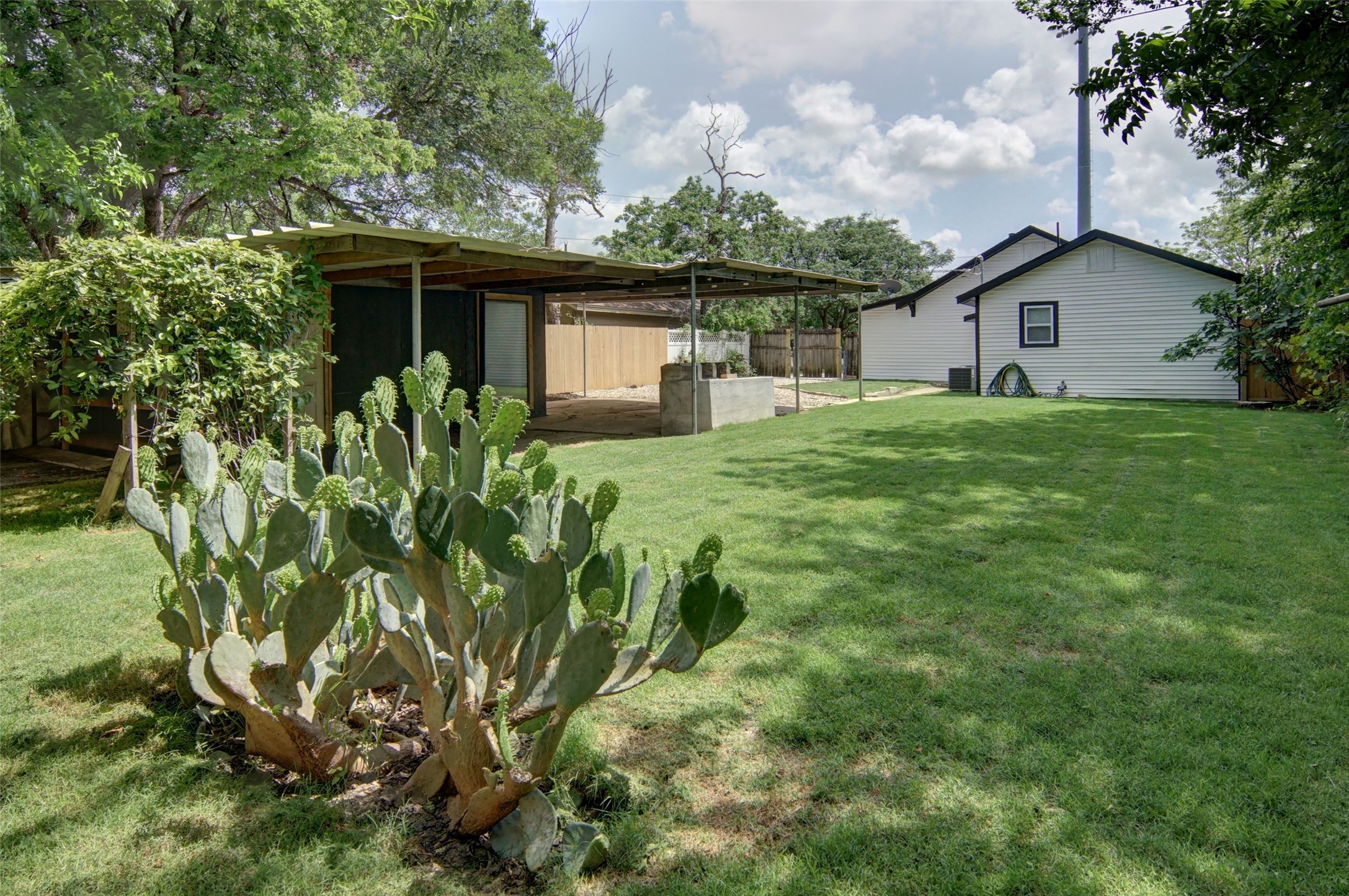 402 W Trammell Avenue Everman TX 76140
