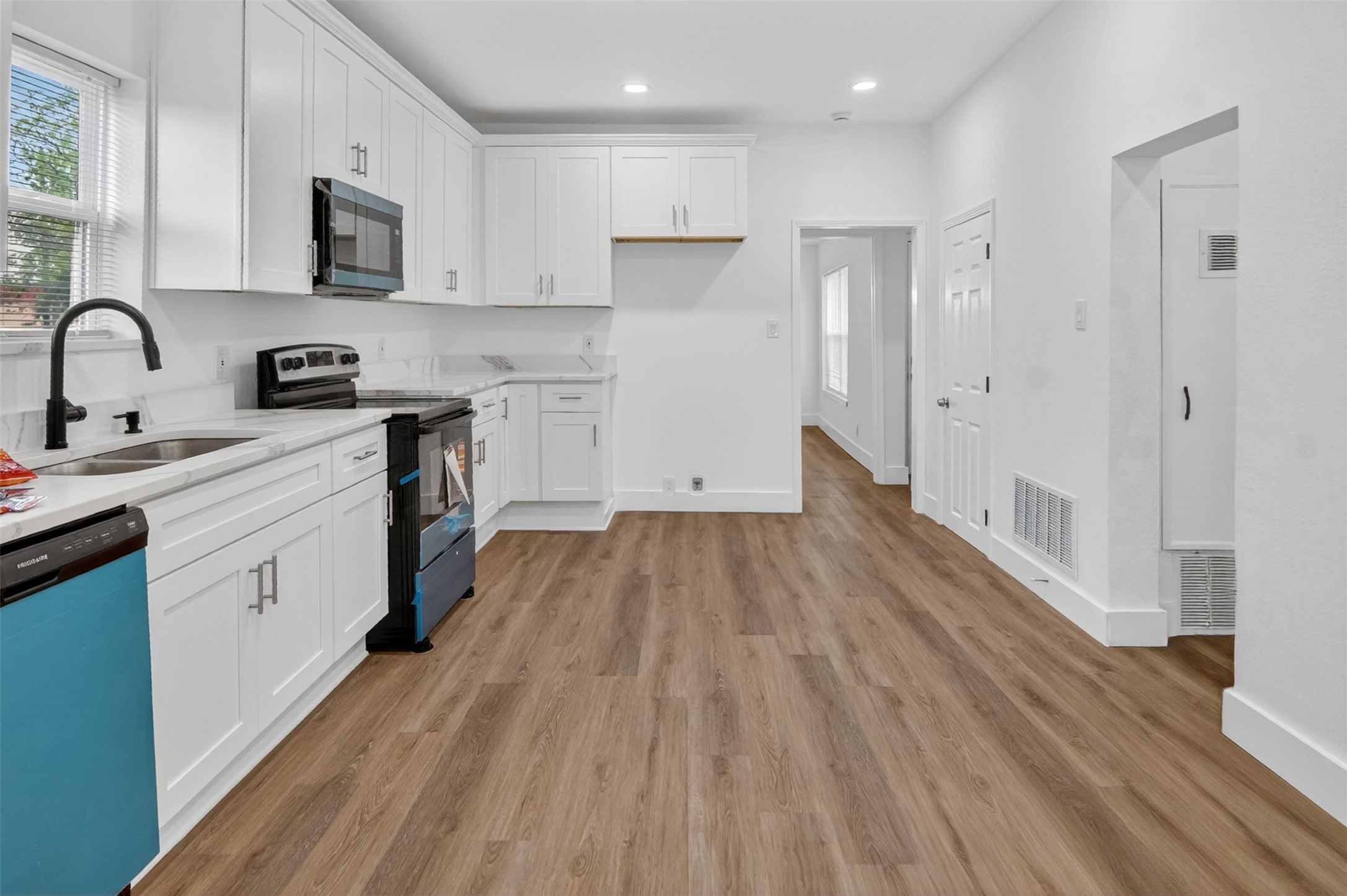 402 W Trammell Avenue Everman TX 76140
