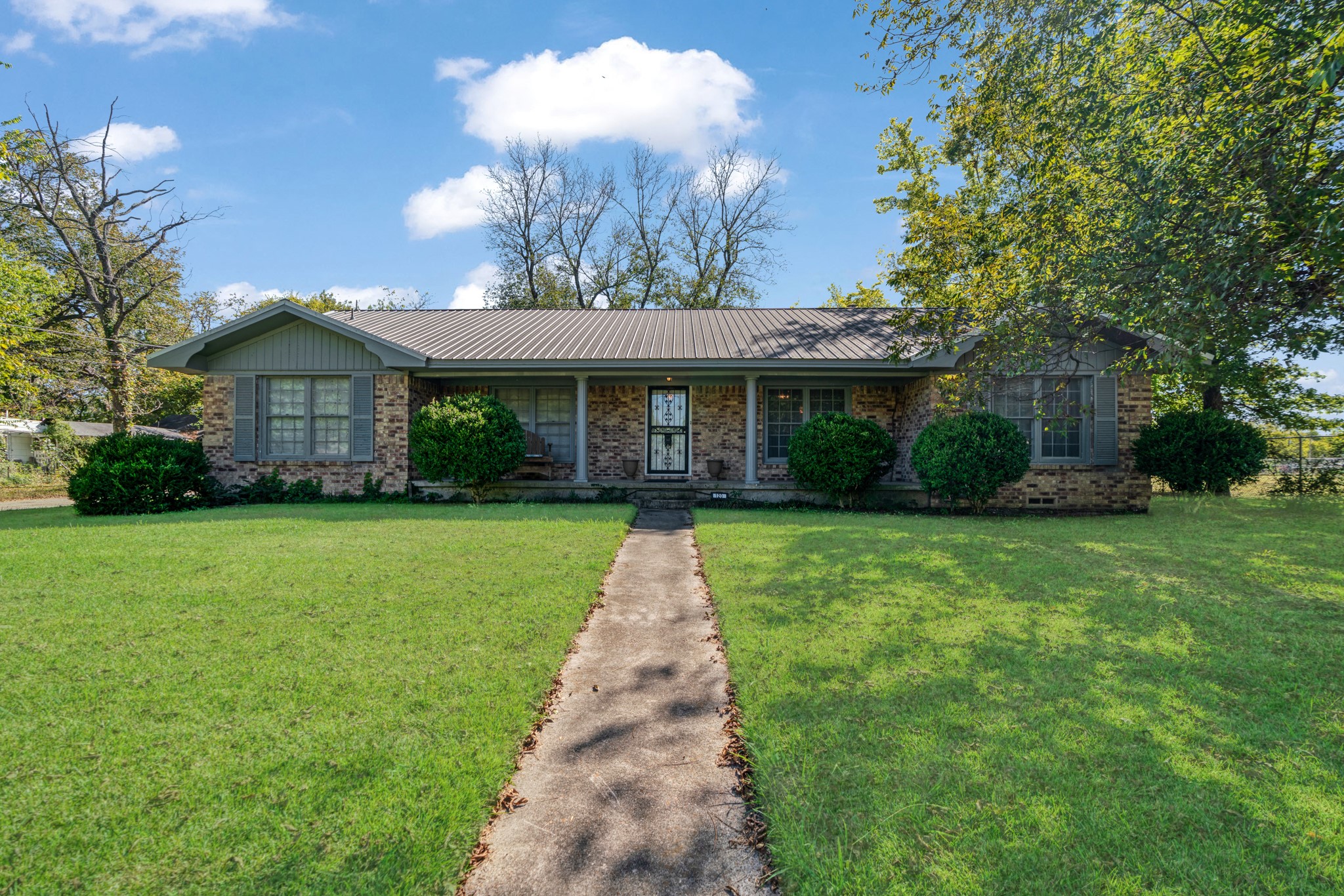 1200 W Main Street Clarksville TX 75426