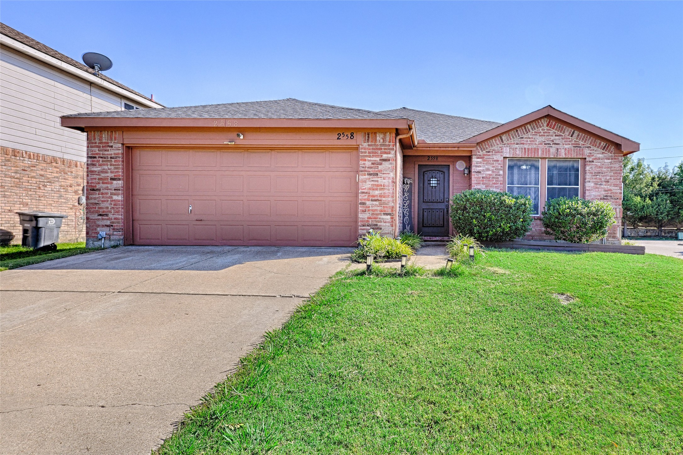 2558 Bishop Allen Lane Dallas TX 75237