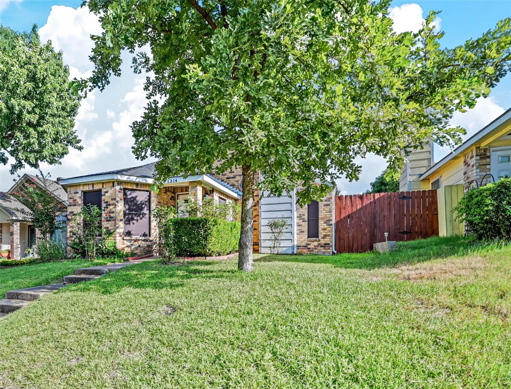 1314 Maplewood Drive Lewisville TX 75067