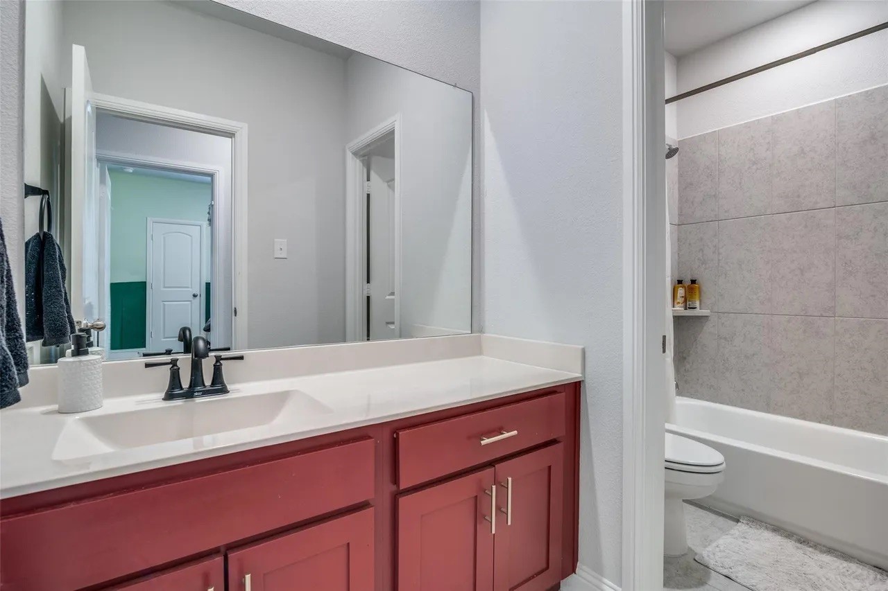 8221 Hampton Drive Rowlett TX 75089