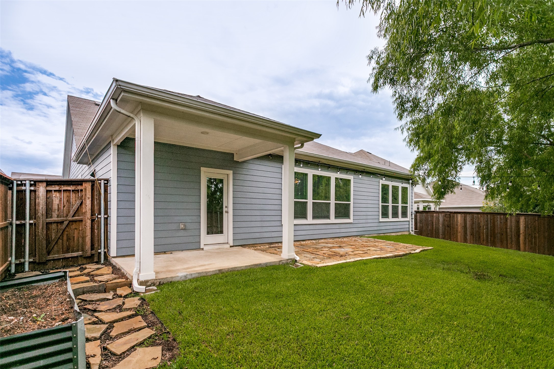 8221 Hampton Drive Rowlett TX 75089