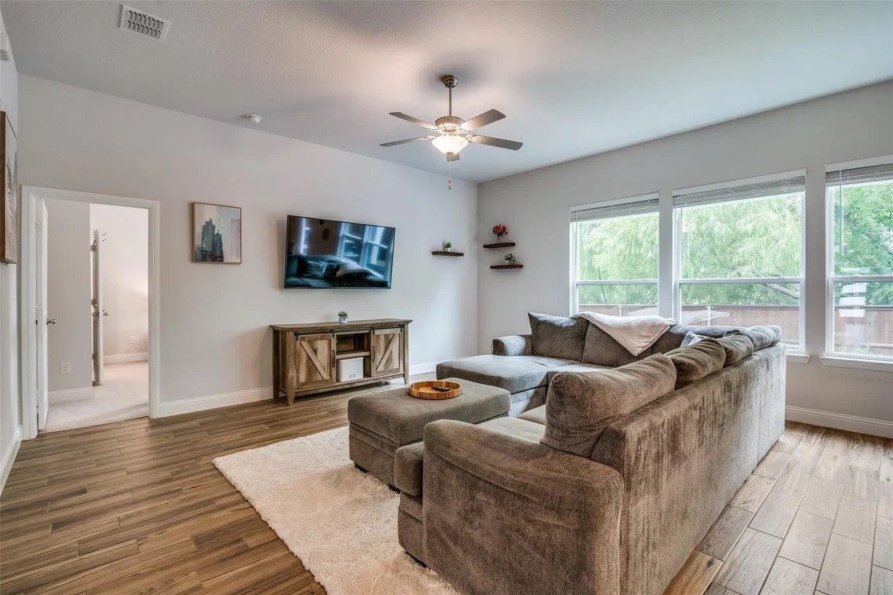 8221 Hampton Drive Rowlett TX 75089