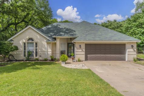1405 Scotland Avenue Azle TX 76020