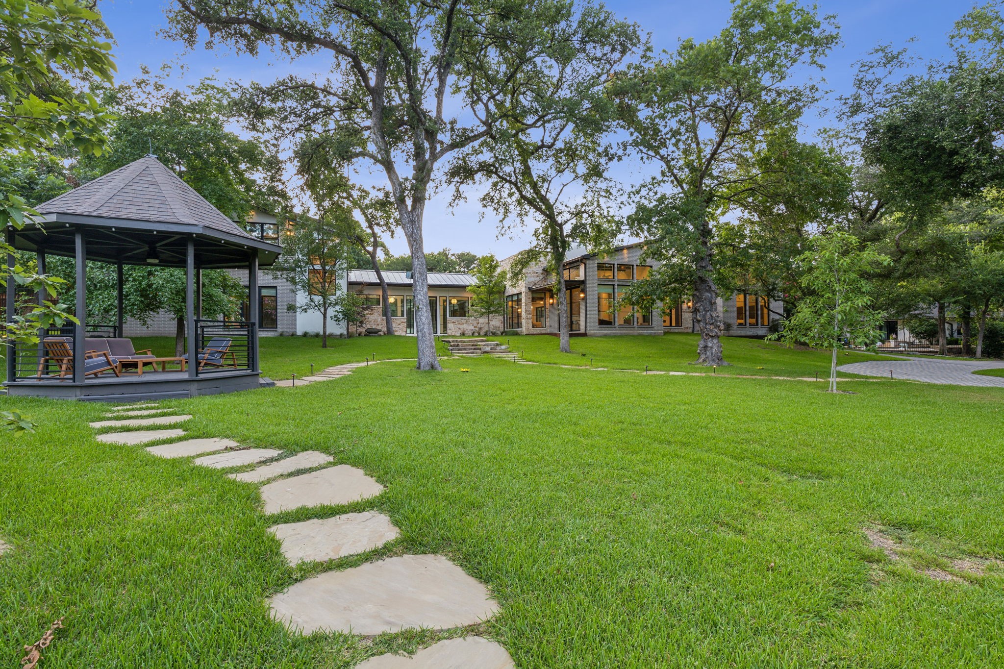 13919 Hughes Lane Dallas TX 75240