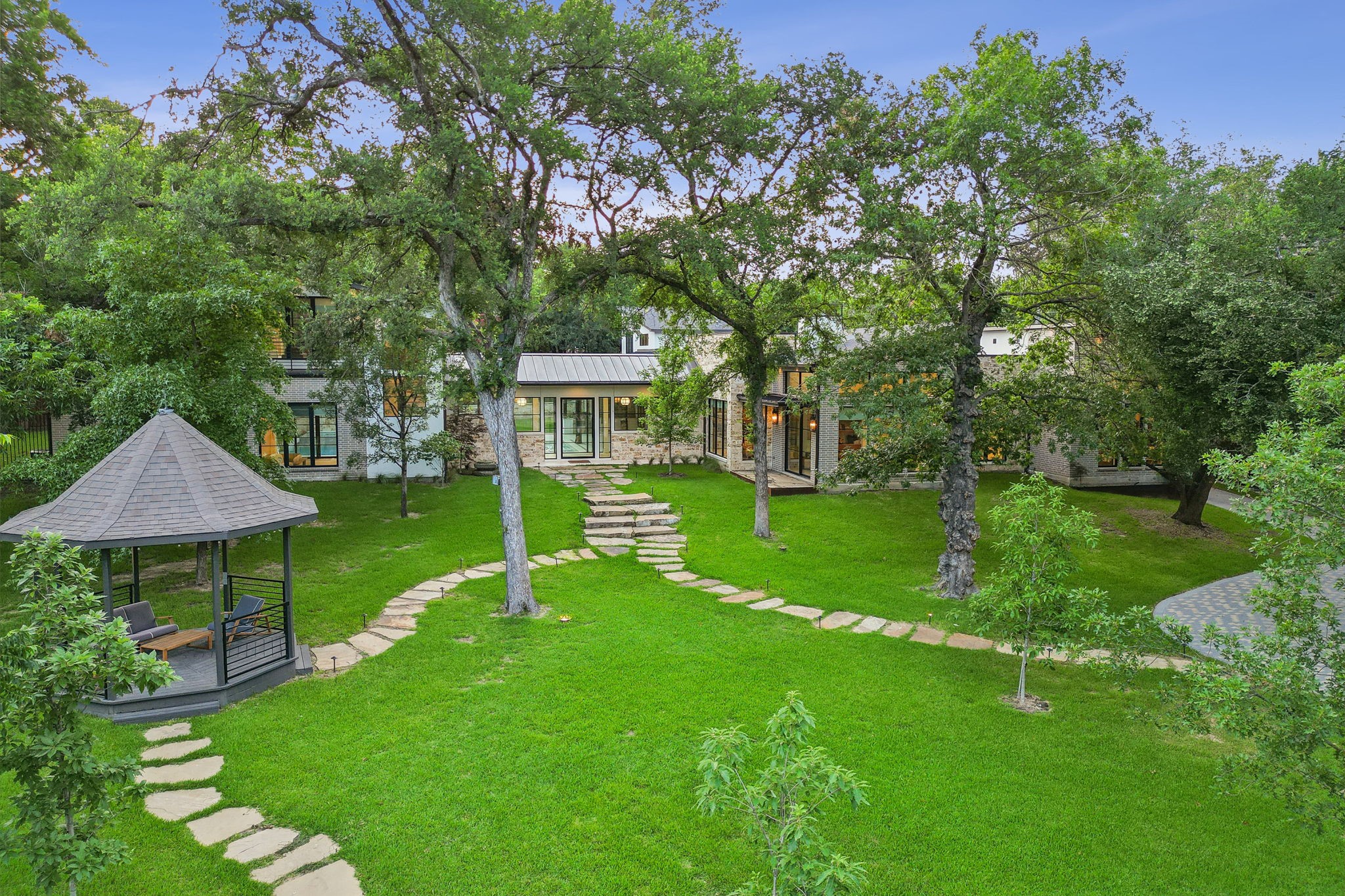 13919 Hughes Lane Dallas TX 75240