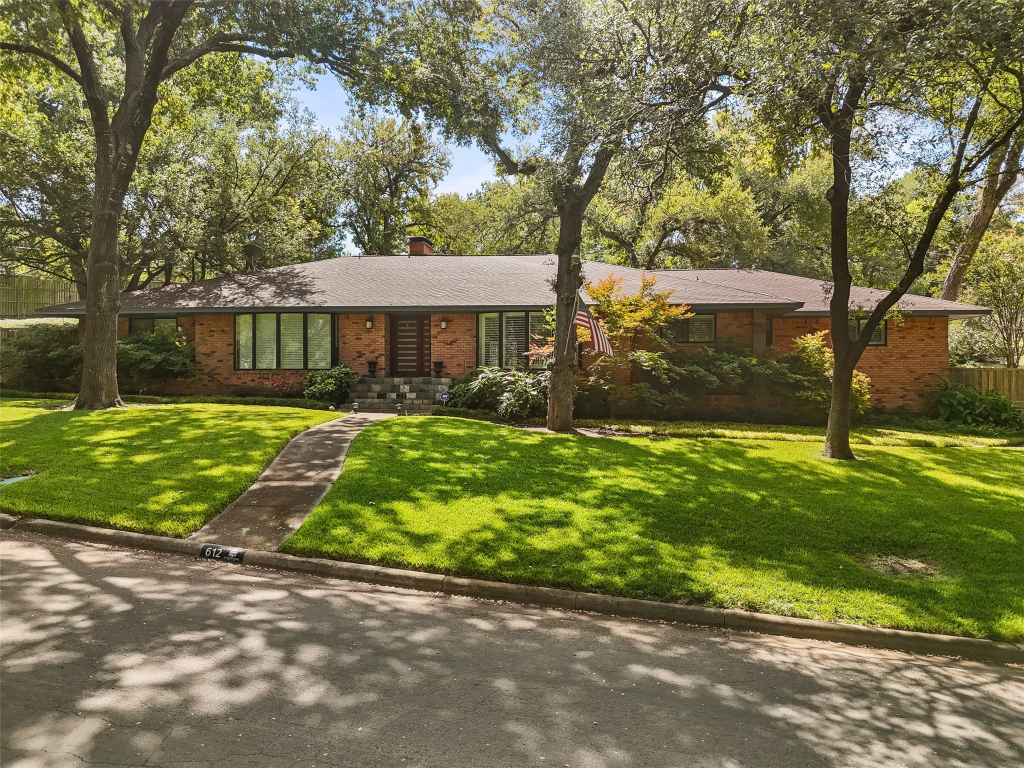 612 N Manus Drive Dallas TX 75224