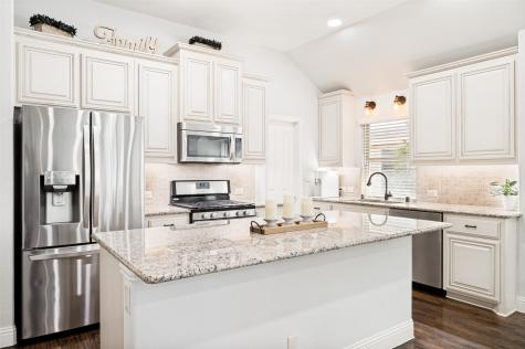 713 Marietta Lane Aubrey TX 76227