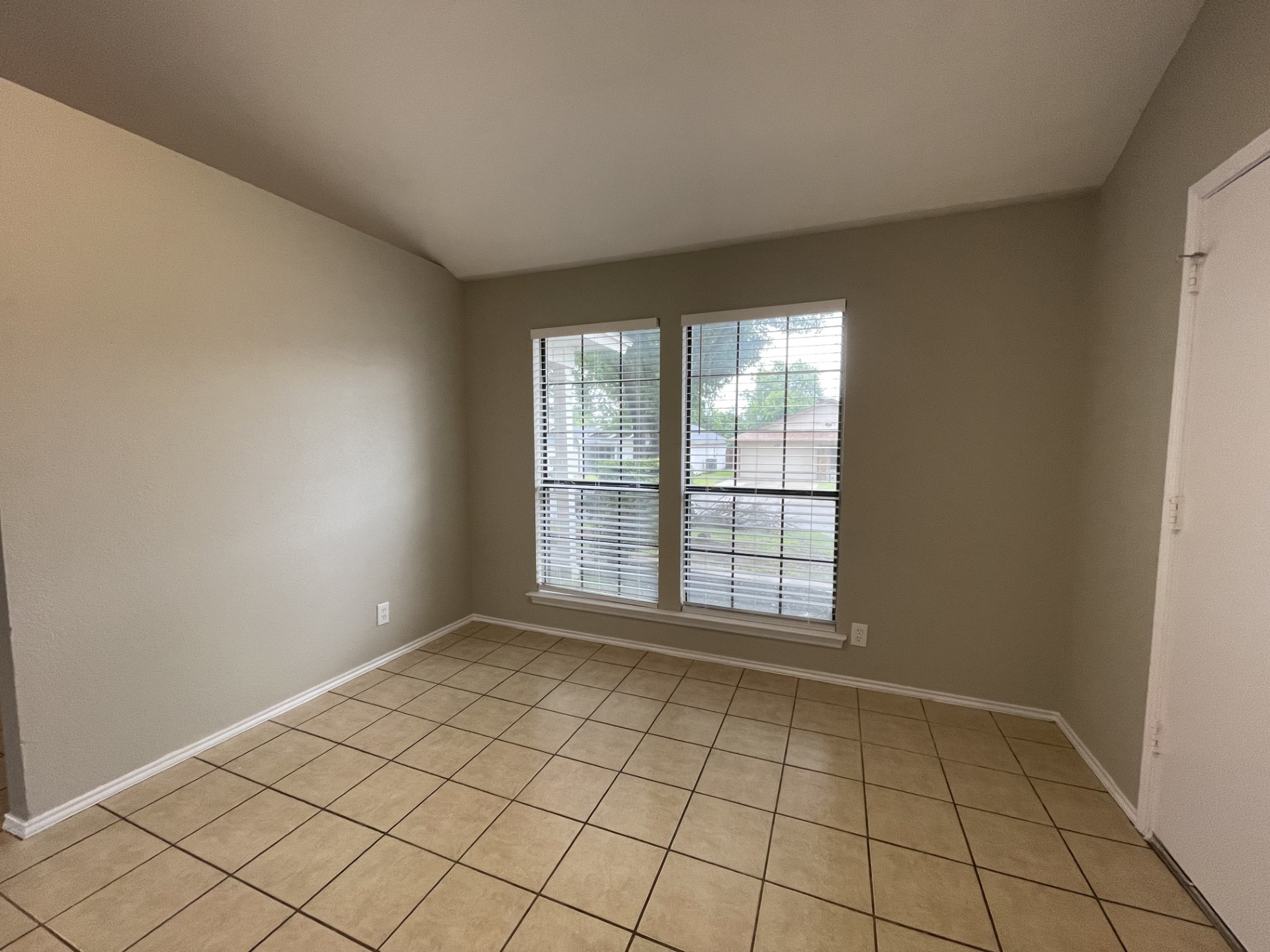 4104 Green Acres Circle Arlington TX 76017