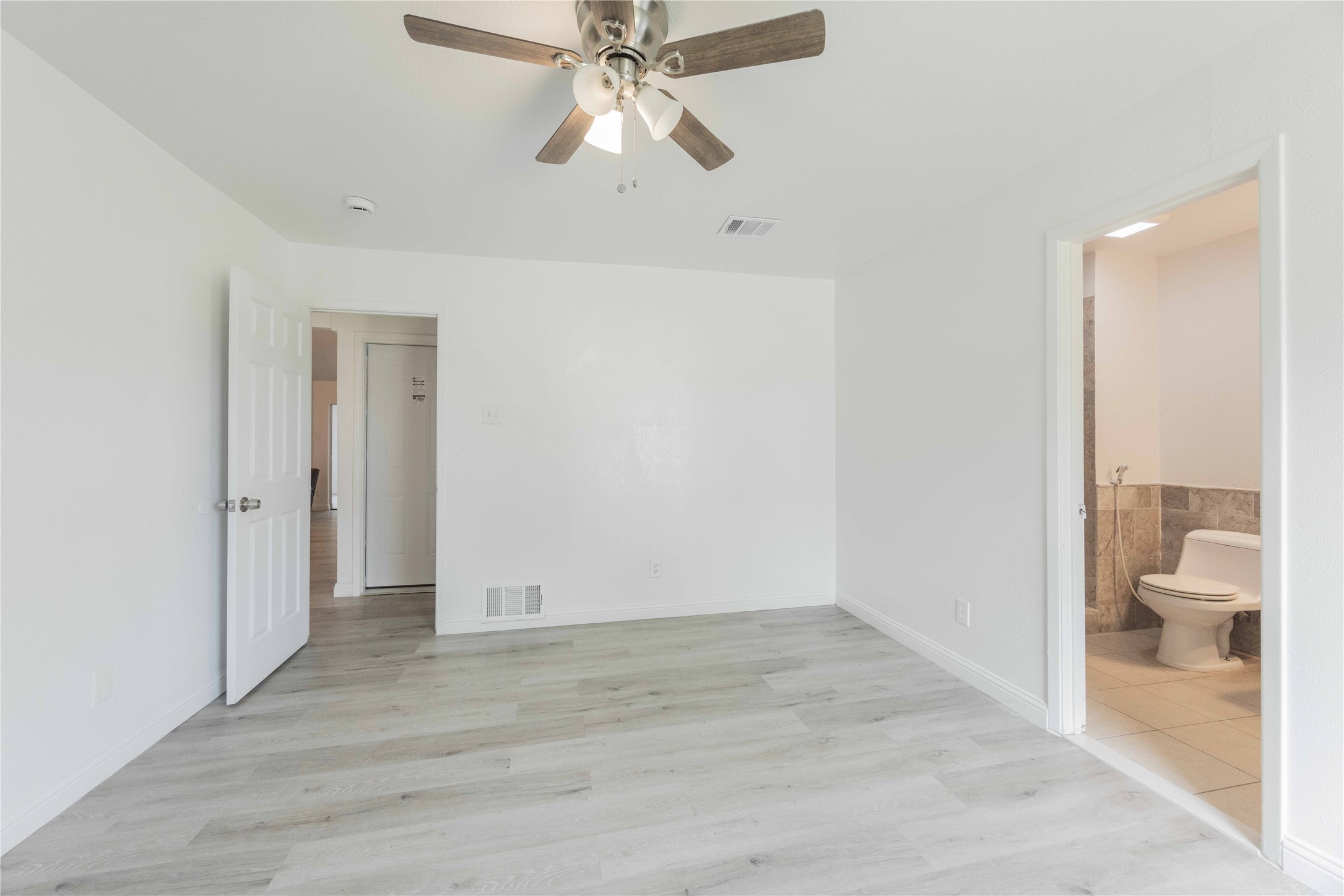 2822 Chariot Lane Garland TX 75044