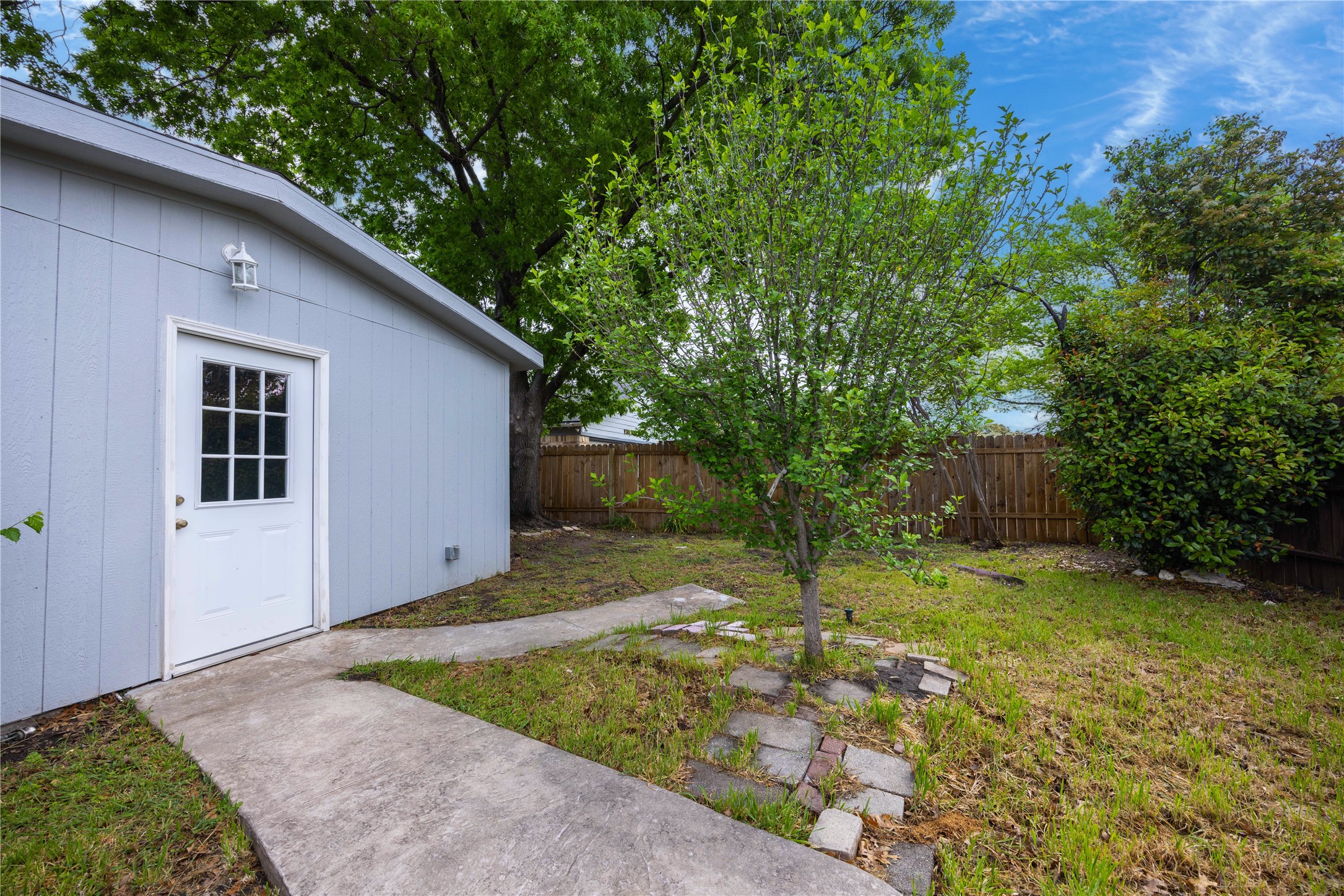 2822 Chariot Lane Garland TX 75044