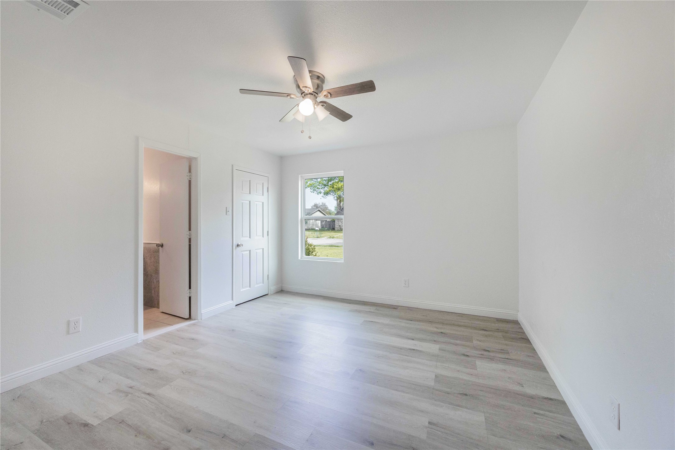 2822 Chariot Lane Garland TX 75044