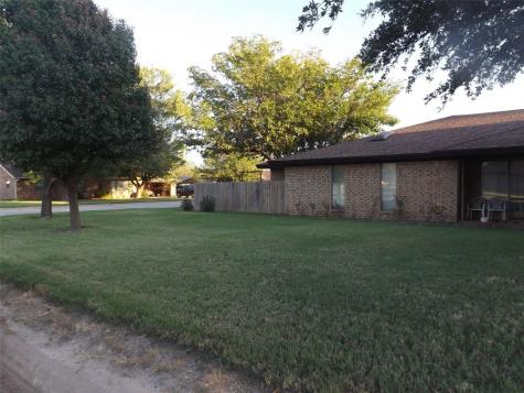 1025 NW 5th Street Hamlin TX 79520