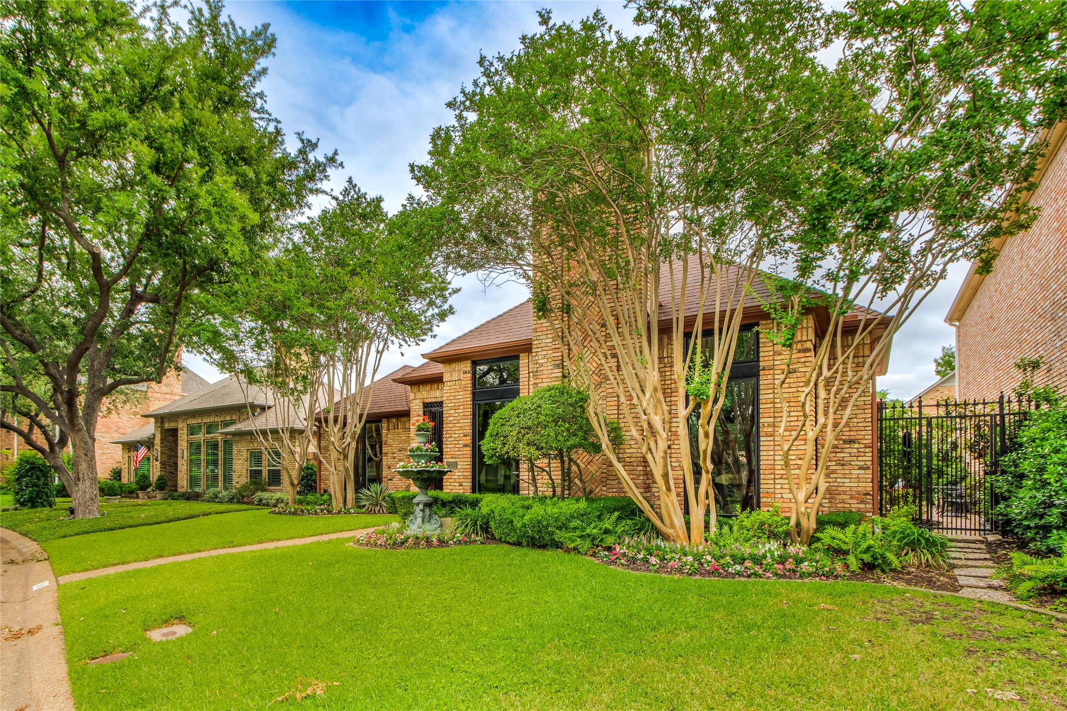 7233 Helsem Bend Dallas TX 75230