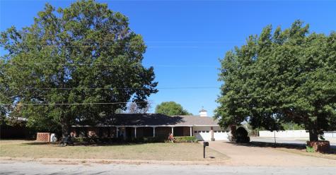 201 S Carroll Street Henrietta TX 76365