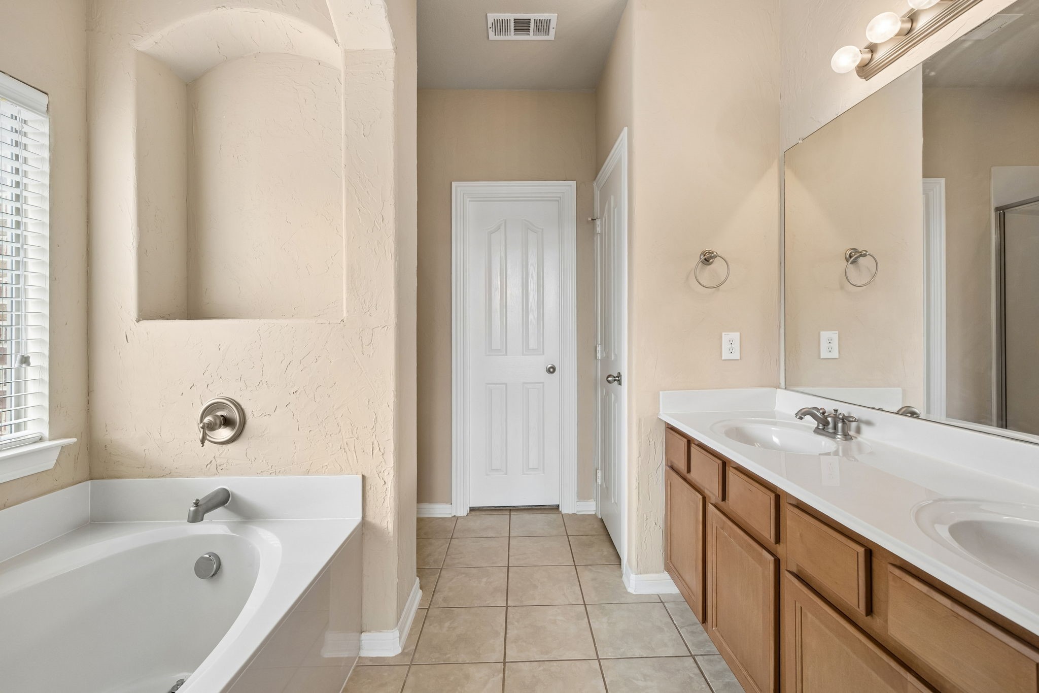4712 Kestrel Street Grand Prairie TX 75052