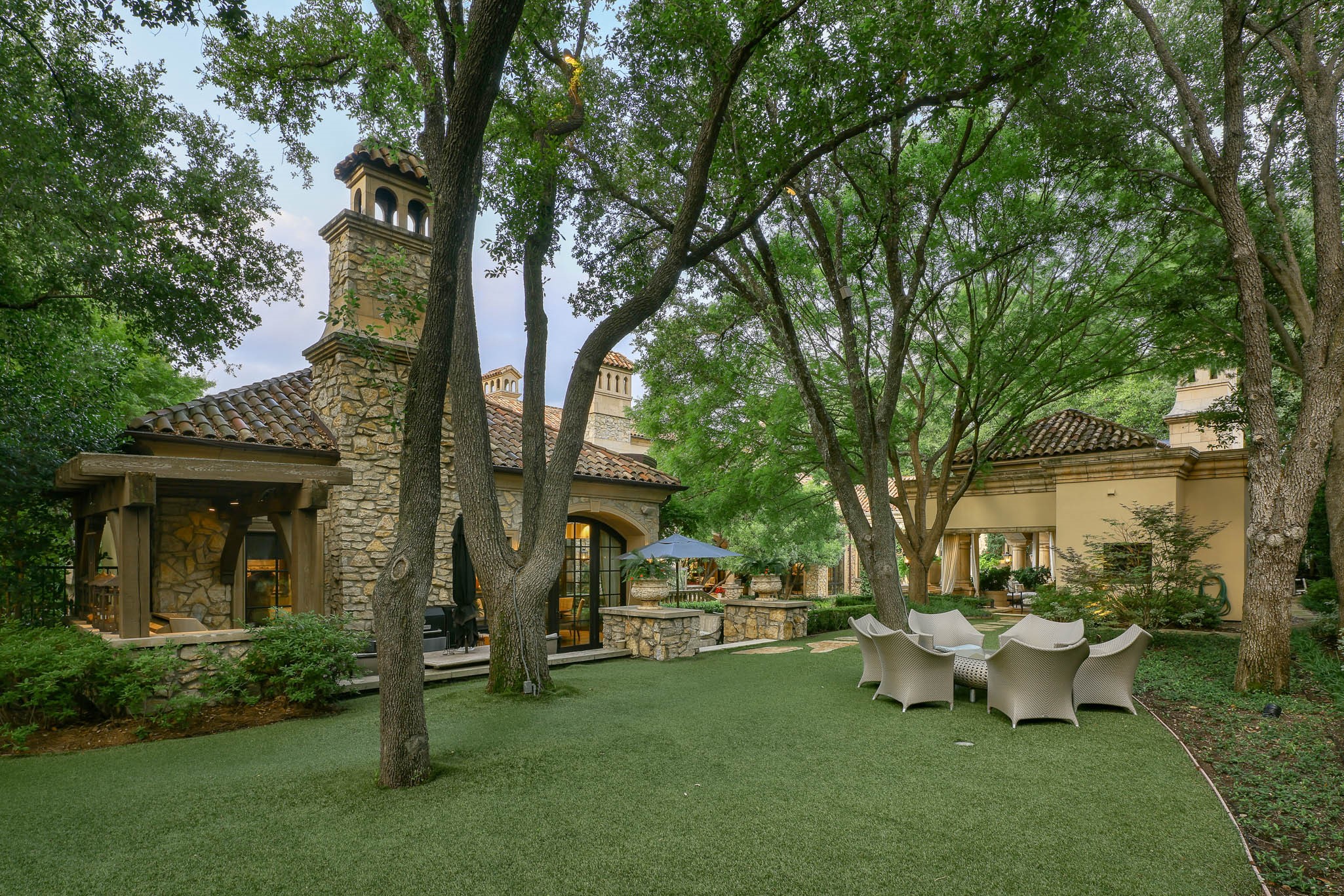 15 Robledo Drive Dallas TX 75230