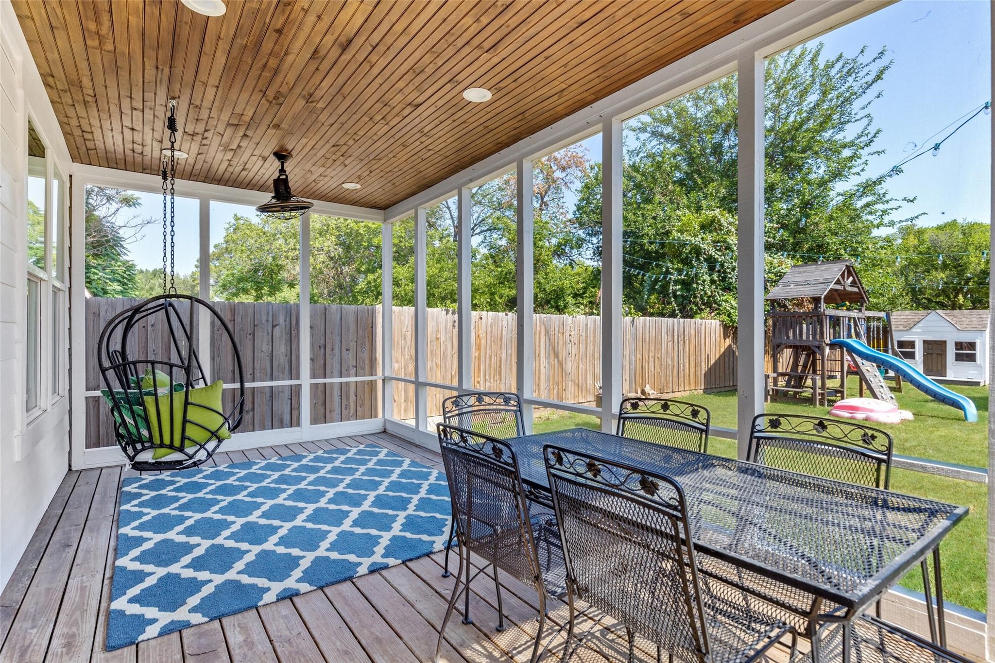 1109 E Oakdale Road Irving TX 75060