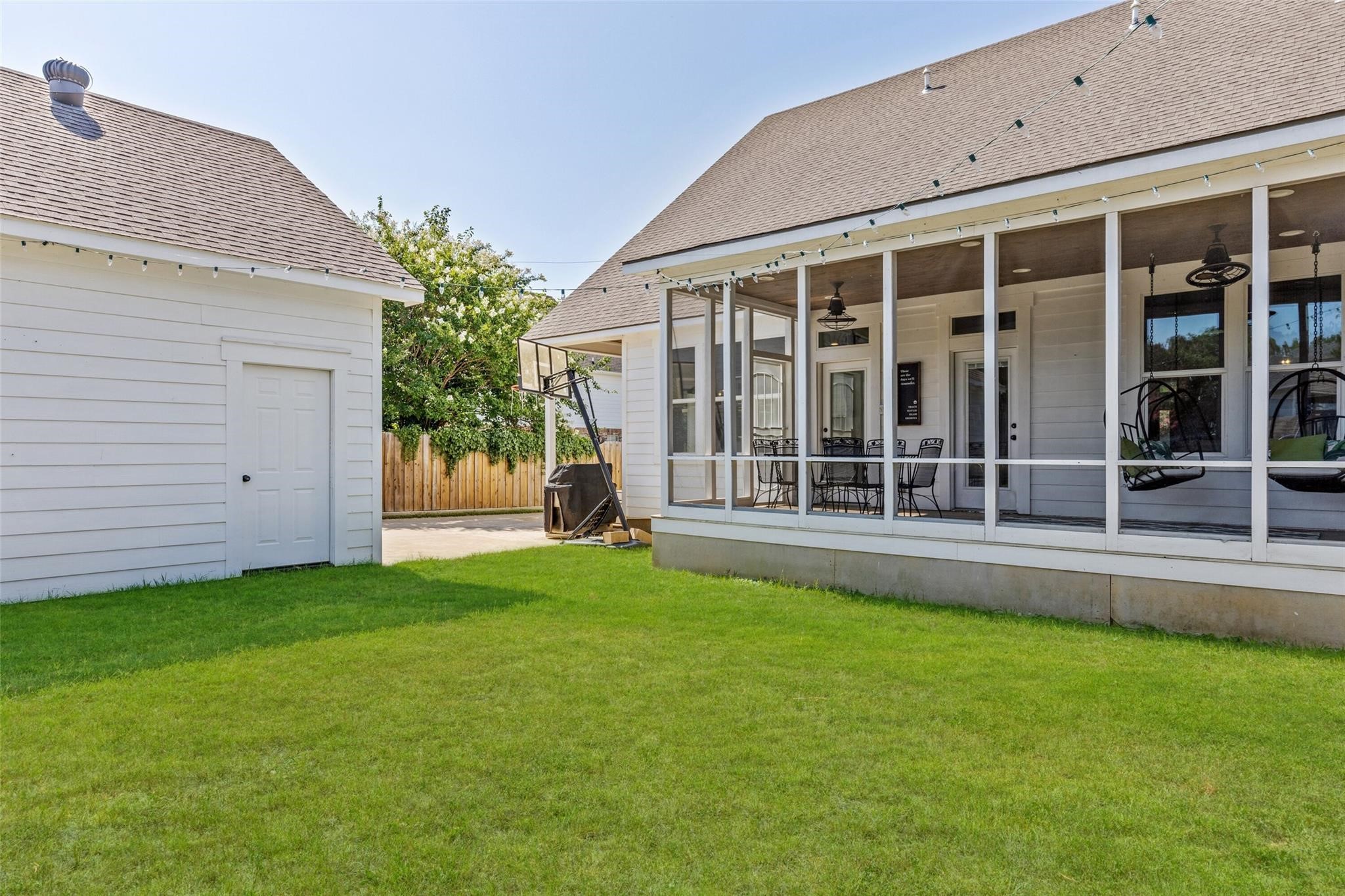 1109 E Oakdale Road Irving TX 75060