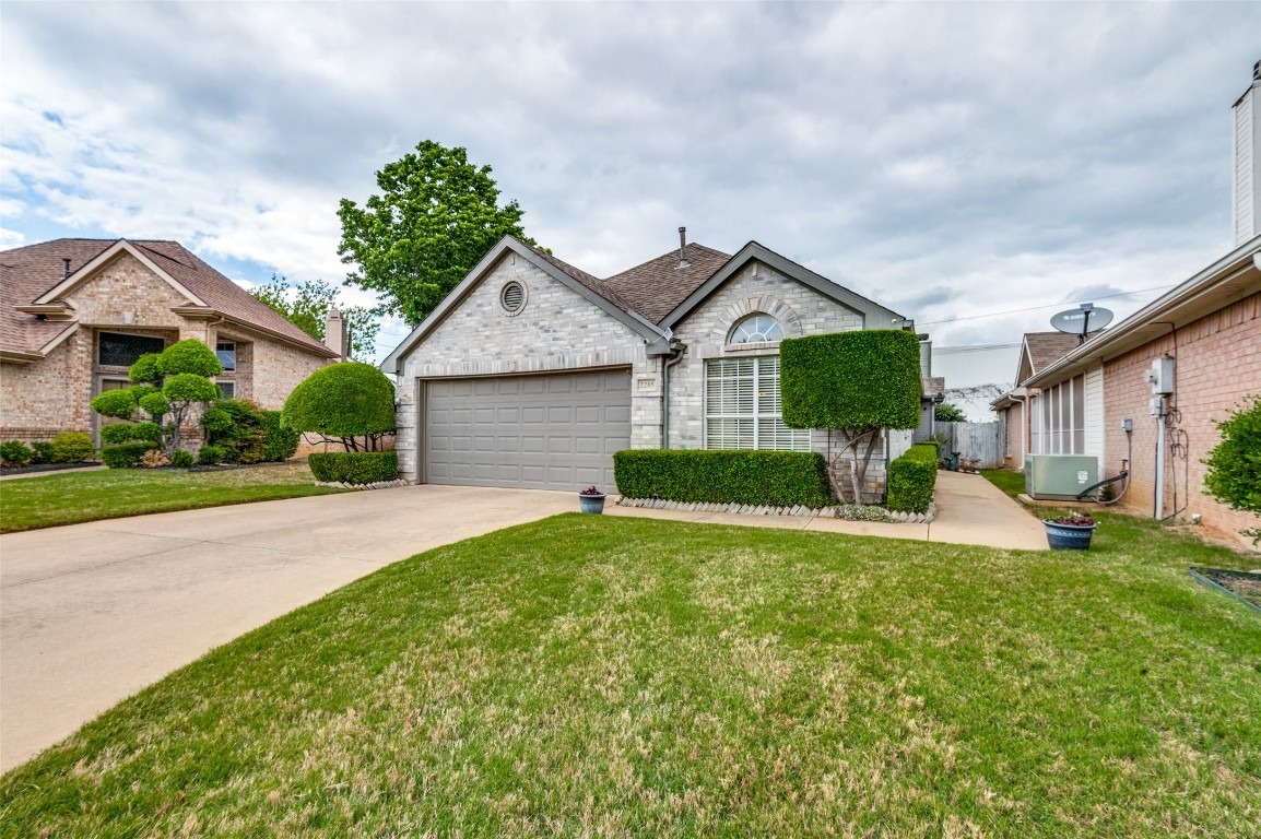2205 Wembley Wood Lane Bedford TX 76022