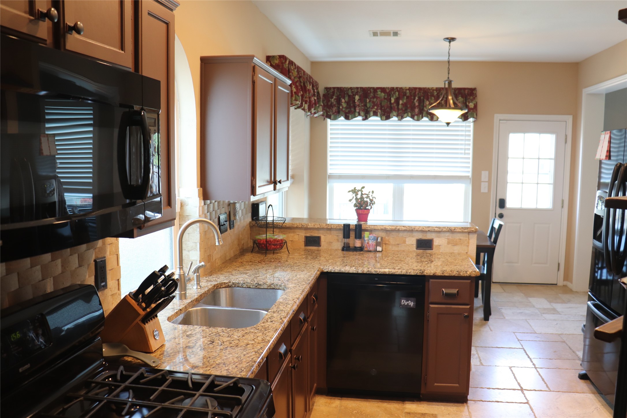 1222 Belmont Drive Grand Prairie TX 75052