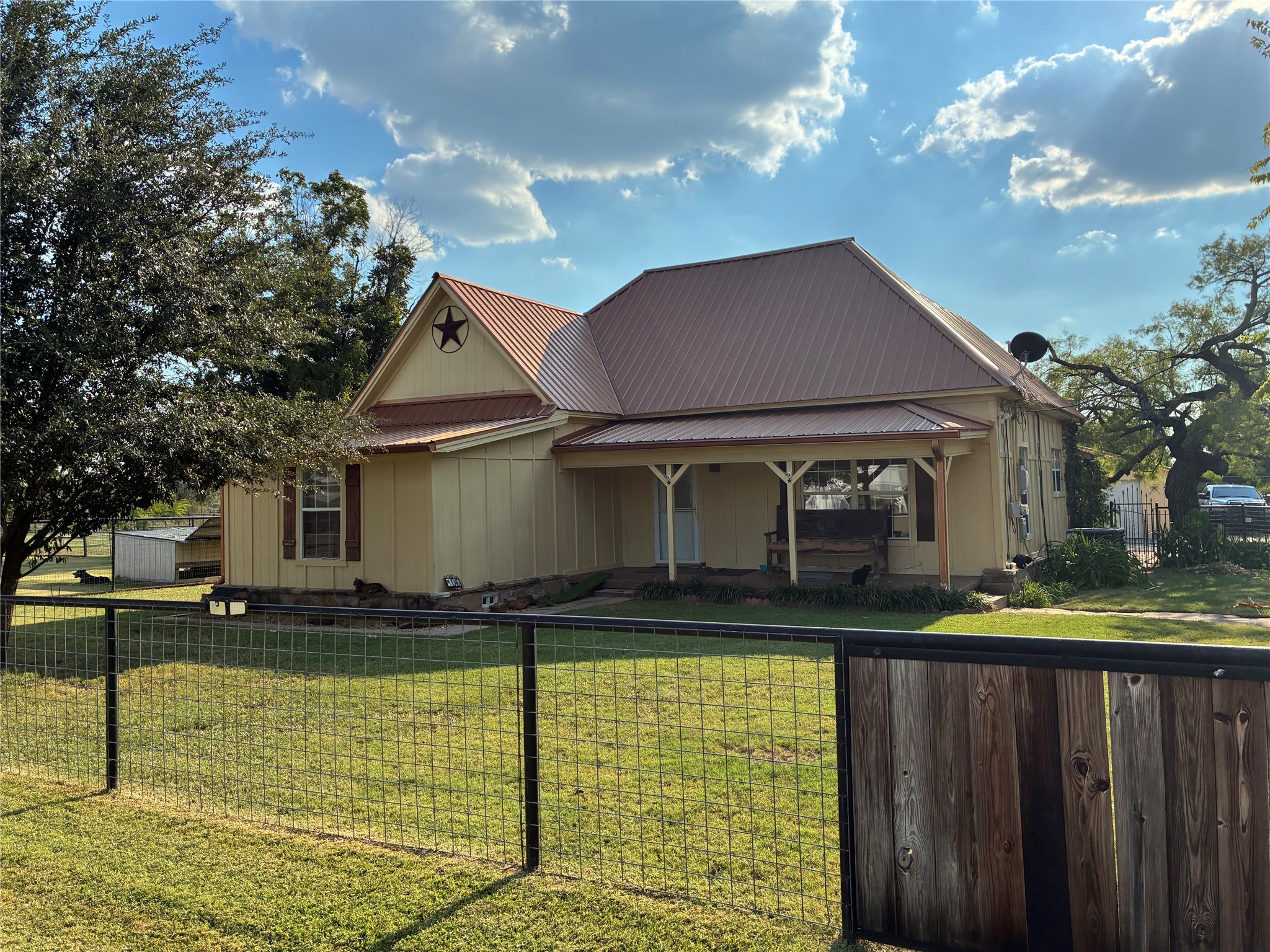 106 S Houston Street Millsap TX 76066
