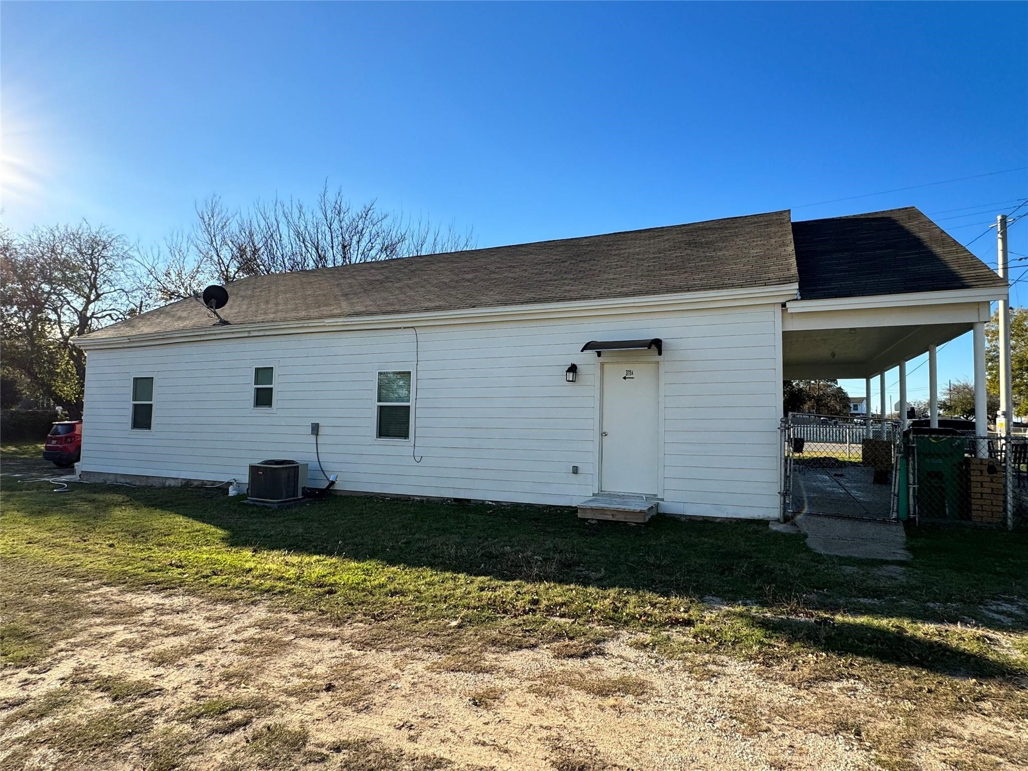 311 W Franklin Street Alvord TX 76225
