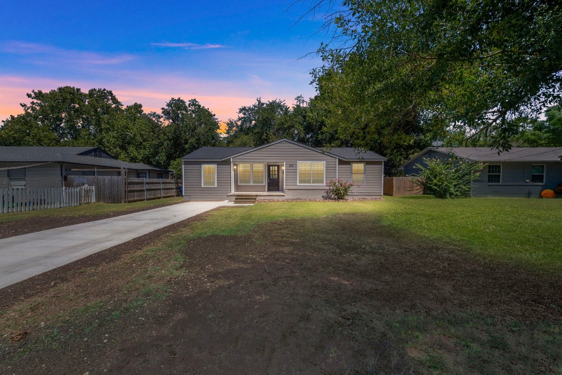 203 Olive Street Waxahachie TX 75165