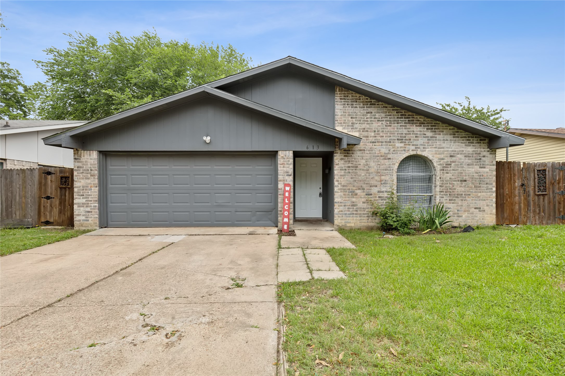 613 Hillcrest Street Mansfield TX 76063