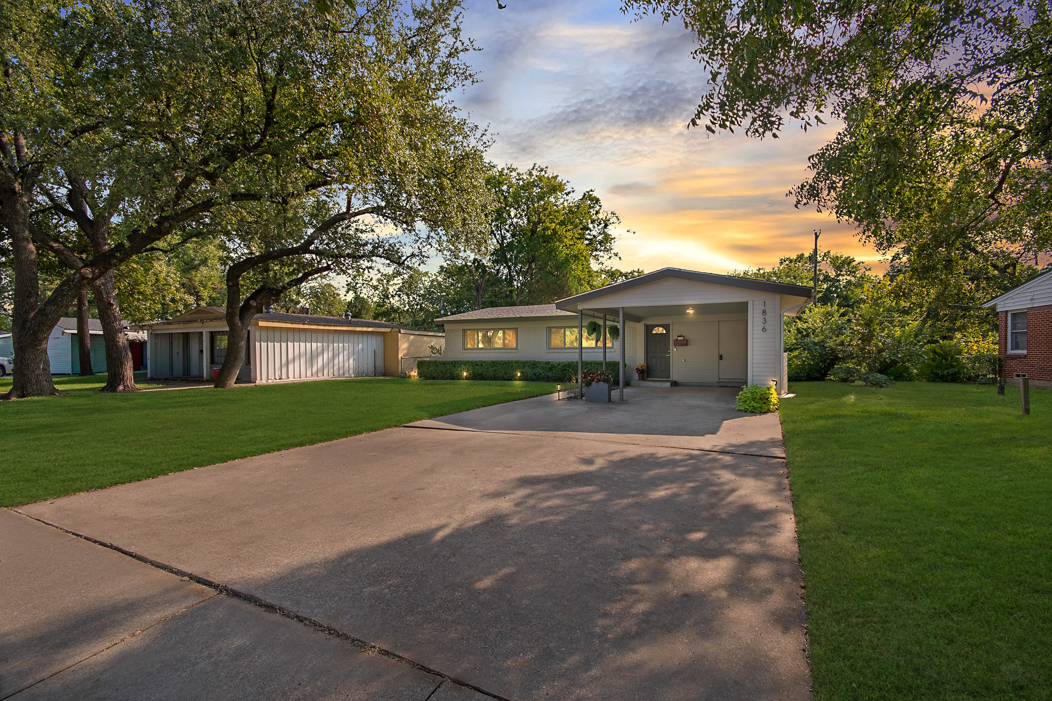 1836 Crest Ridge Drive Dallas TX 75228