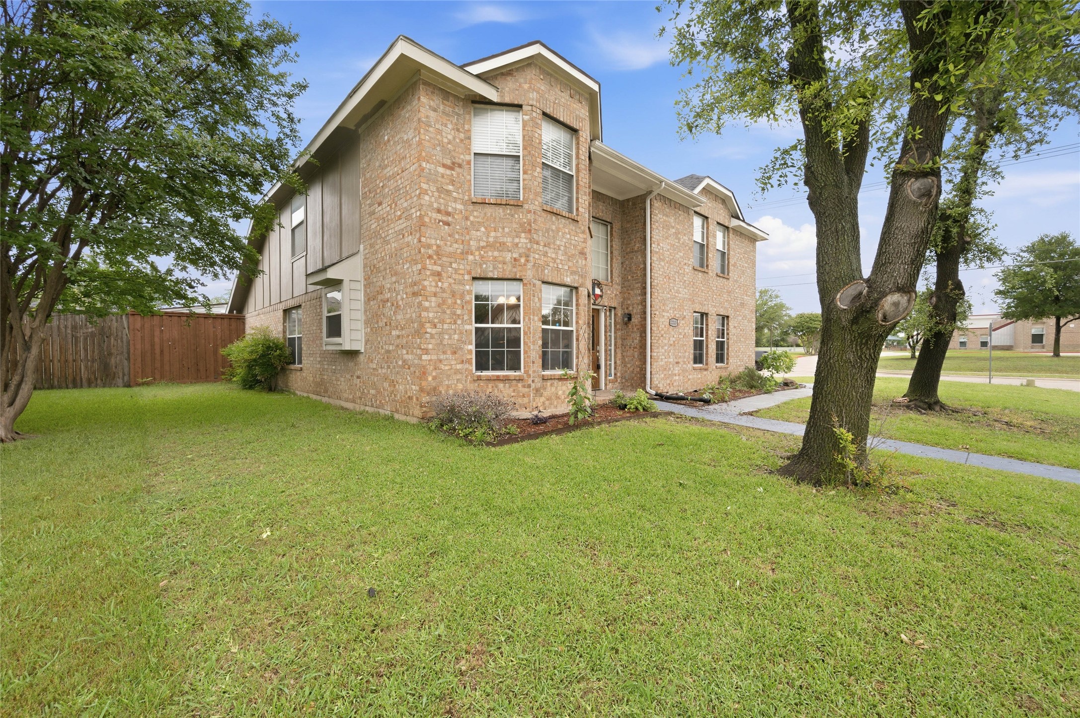 2213 Deep Valley Drive Mckinney TX 75071