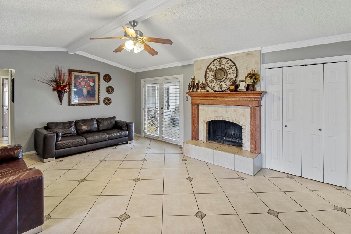 1810 Crockett Street Garland TX 75042